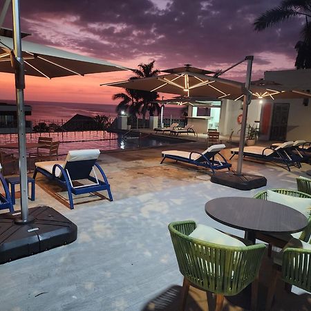 Hotel 39 Jamaica モンテゴ・ベイ エクステリア 写真