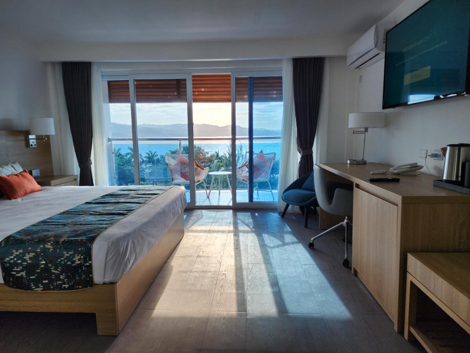 Hotel 39 Jamaica モンテゴ・ベイ エクステリア 写真