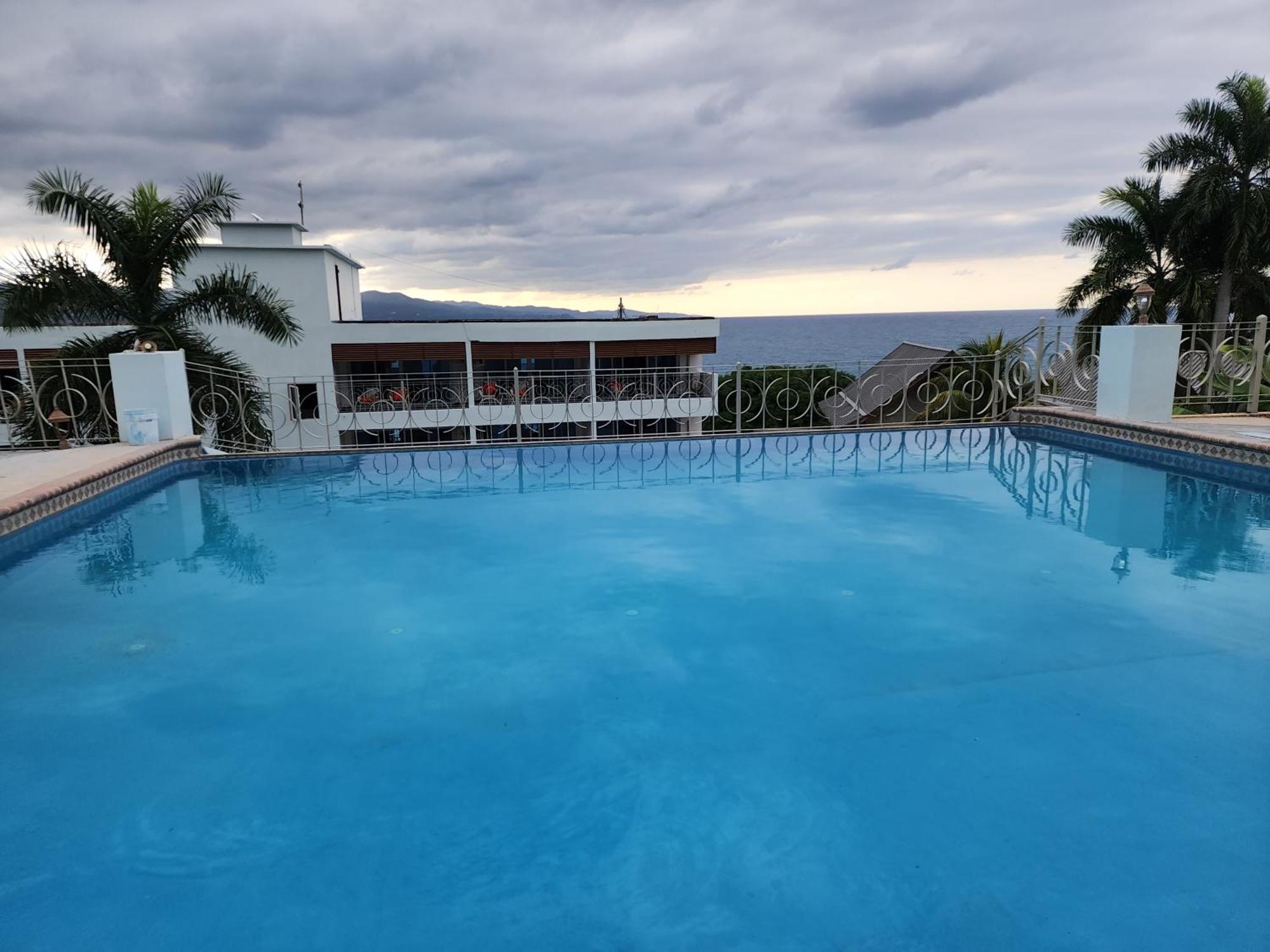 Hotel 39 Jamaica モンテゴ・ベイ エクステリア 写真